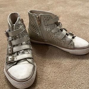 Ash kids Size 33 girls silver starred booties 🌟